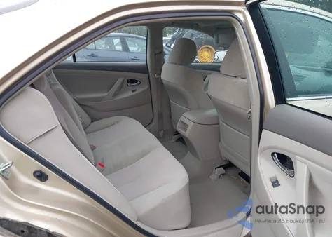 2011 Toyota Camry Le z USA, uszkodzony, nr VIN 4T1BF3EK3BU638592